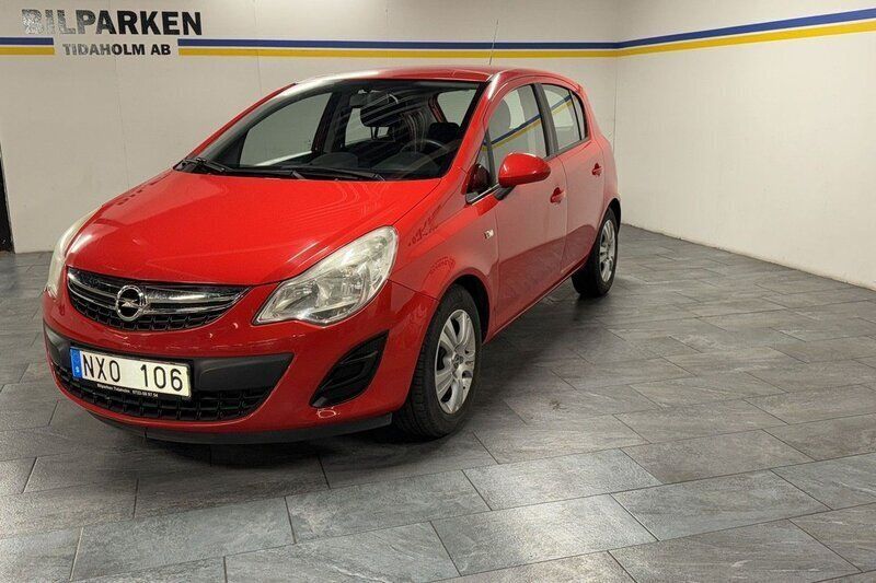Röd Begagnad 2013 Opel Corsa Enjoy Halvkombi | 59 900 kr (Marknadspris) - Bild 1/4