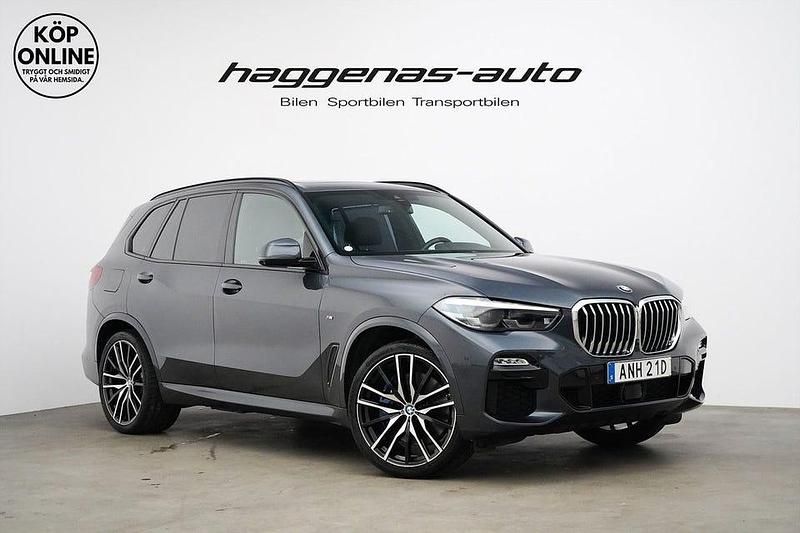 Grå Begagnad 2020 BMW X5 M Sport SUV | 619 000 kr - Bild 1/4