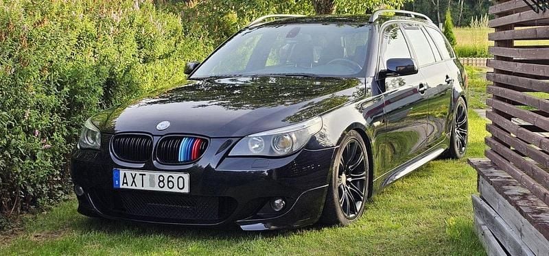 Svart Begagnad 2007 BMW 523 M Sport Kombi | 65 000 kr (Marknadspris) - Bild 1/4