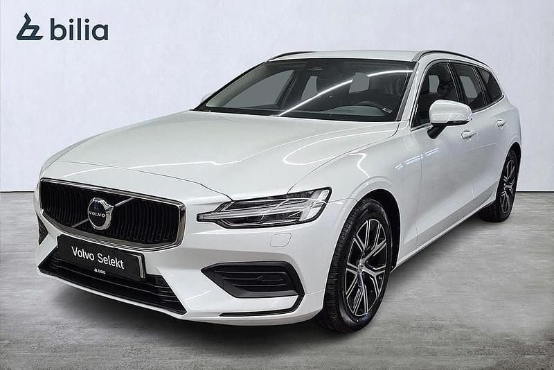 Begagnad Volvo V60 Core 200 HK (147 kW) 2023 Vit Kombi