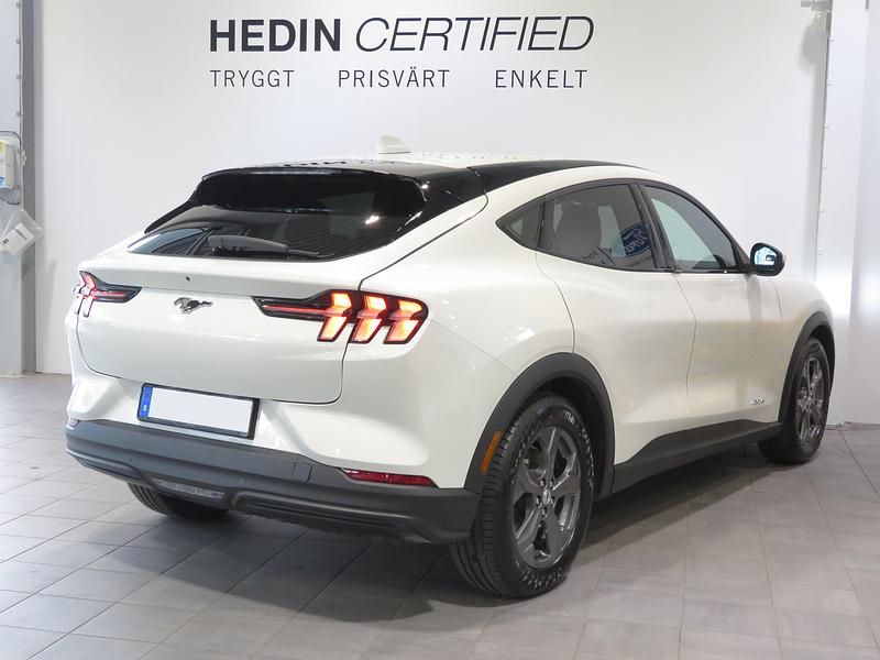 Begagnad Ford Mustang Mach-E Standard Range 2022 Vit SUV