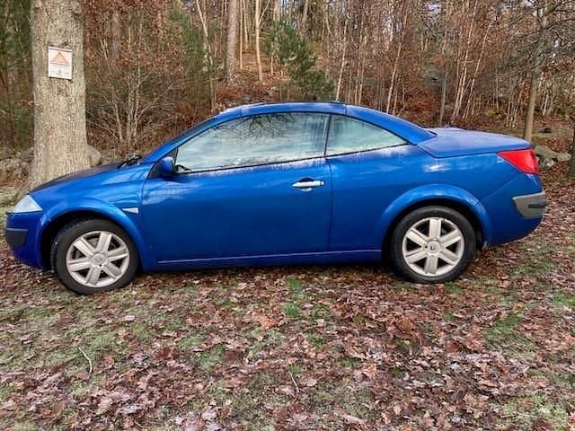 Begagnad Renault Mégane II 135 HK (99 kW) 2004 Blå metallic