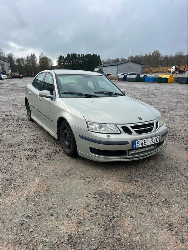 Gul Begagnad 2007 Saab 9-3 Linear Sedan | 15 000 kr (Bra pris) - Bild 1/4