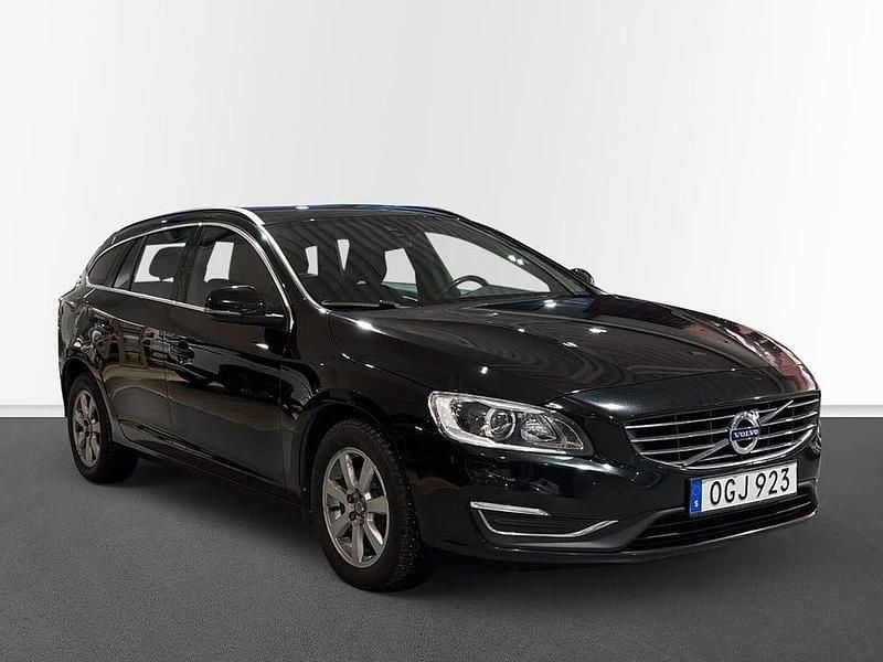 Begagnad Volvo V60 Business Edition 192 HK (141 kW) 2017 Svart Kombi