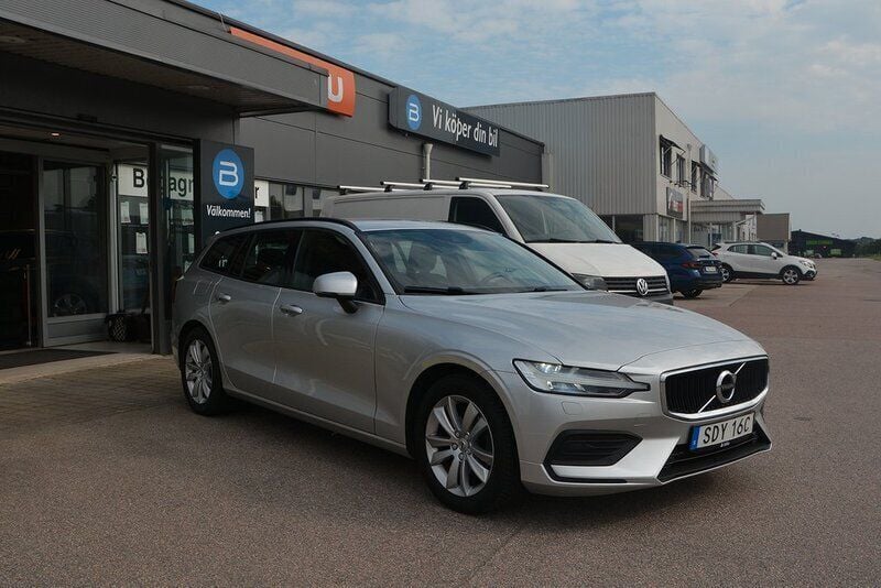 Silver Begagnad 2020 Volvo V60 Momentum Kombi | 214 900 kr (Marknadspris) - Bild 1/4