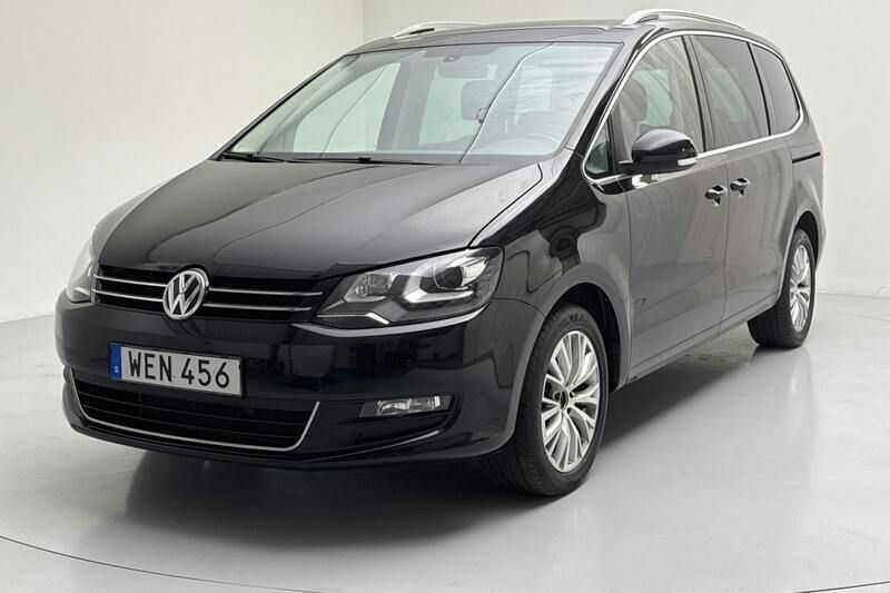 Svart Begagnad 2016 VW Sharan Minibuss | 204 900 kr (Marknadspris) - Bild 1/4