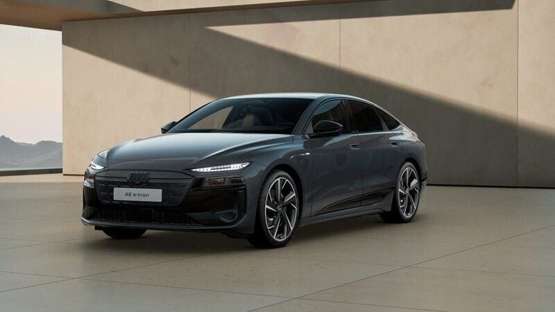 Mörkgrå Ny 2025 Audi e-tron Design SUV | 942 800 kr - Bild 1/4