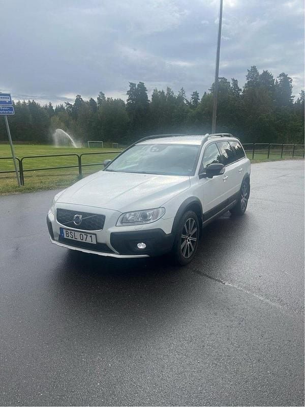 Vit Begagnad 2016 Volvo XC70 Standard Kombi | 160 000 kr (Bra pris) - Bild 1/3