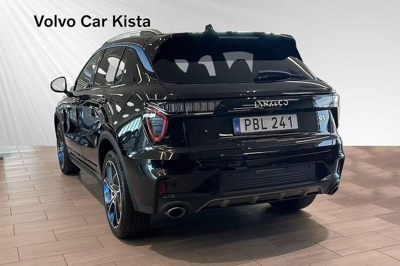 Begagnad Lynk & Co 01 264 HK (194 kW) 2023 Svart SUV