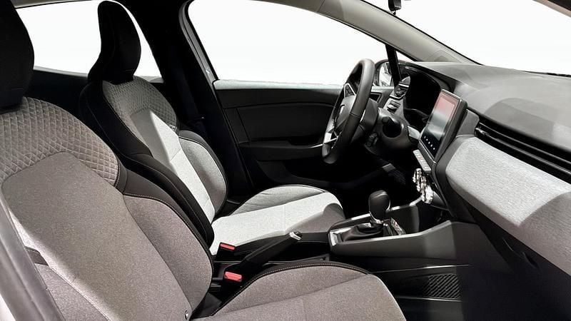 Begagnad Renault Clio V Evolution 145 HK (106 kW) 2024 Glaciär vit Halvkombi