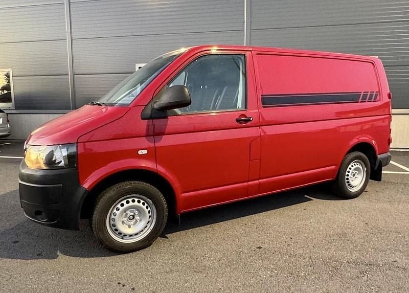 Röd Begagnad 2014 VW T5 Van | 79 000 kr (Bra pris) - Bild 1/4