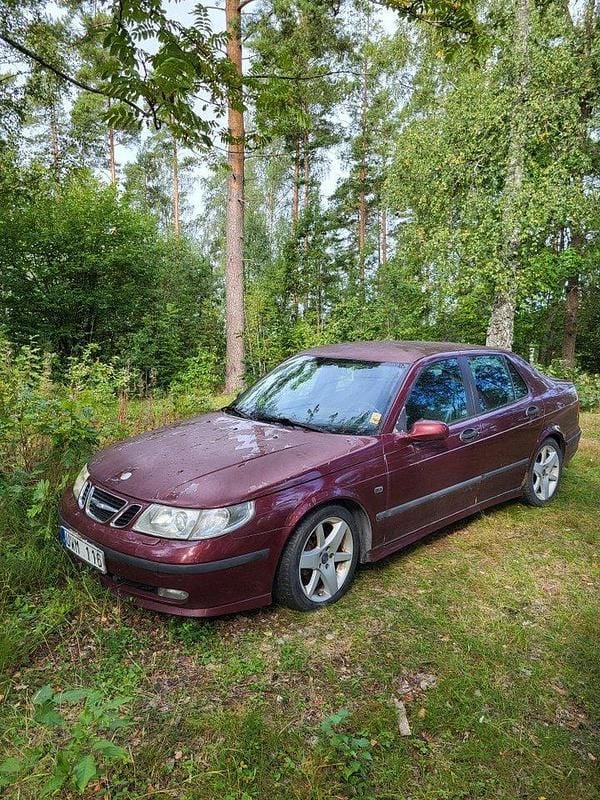 Röd Begagnad 2004 Saab 9-5 Vector Sedan | 15 000 kr (Bra pris) - Bild 1/2