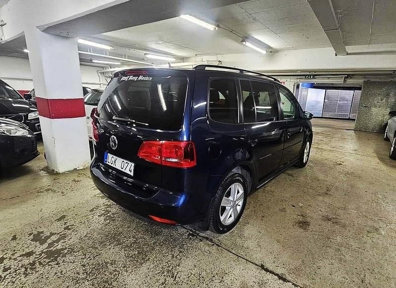 Begagnad VW Touran 150 HK (110 kW) 2011 Mörkblå Minibuss