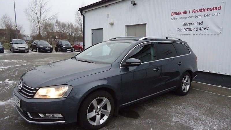 Begagnad VW Passat 140 HK (102 kW) 2011 Grå Kombi