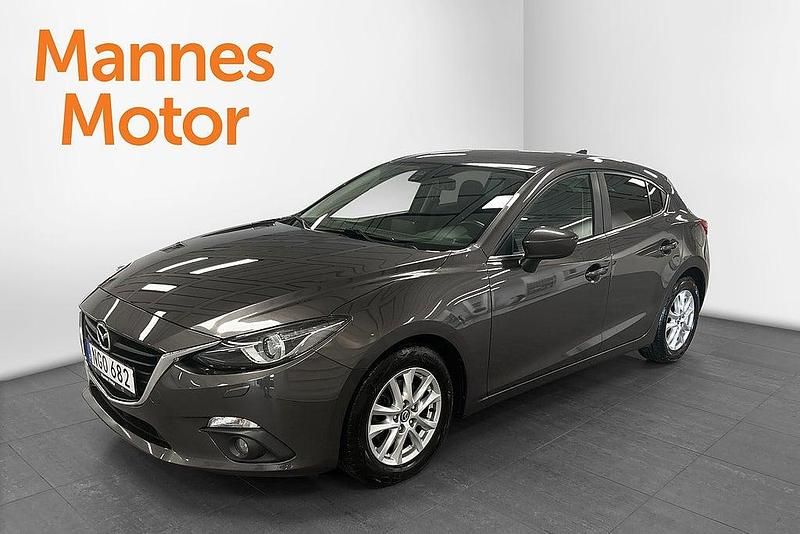 Brun Begagnad 2016 Mazda 3 Inclusive Halvkombi | 124 900 kr (Marknadspris) - Bild 1/4