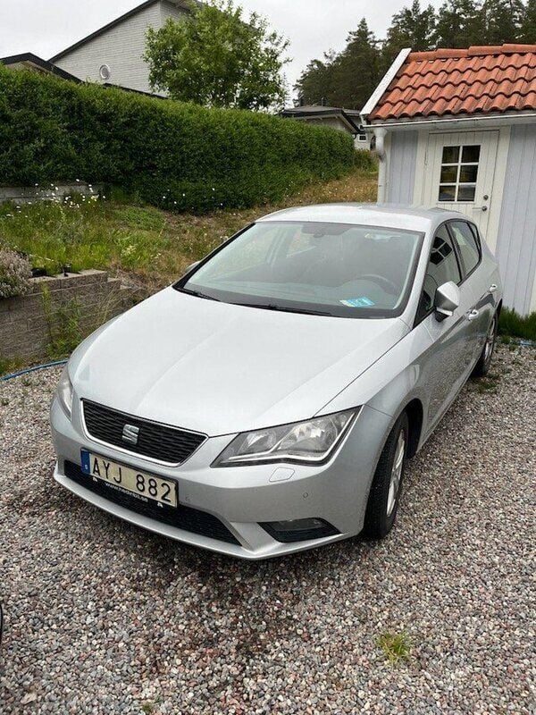 Silver Begagnad 2013 Seat Leon Style Halvkombi | 59 500 kr (Superpris) - Bild 1/1