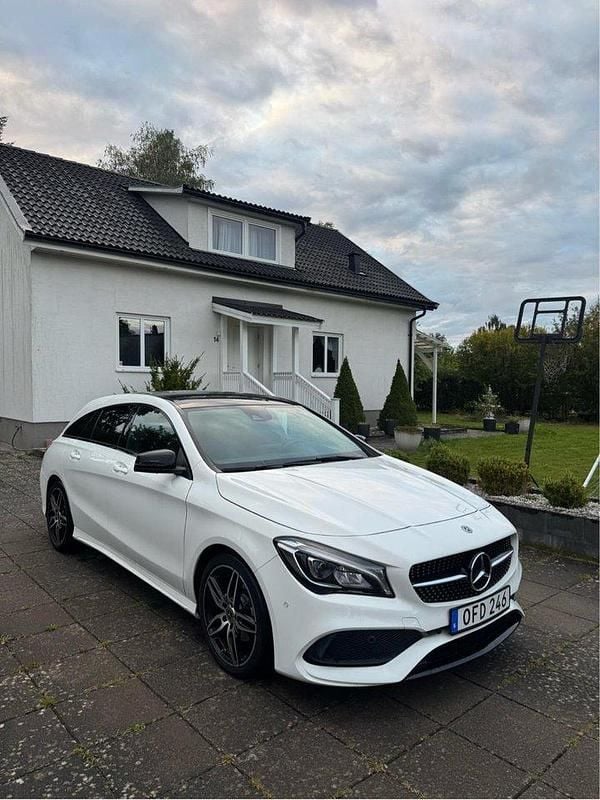 Vit Begagnad 2019 Mercedes CLA200 Shooting Brake AMG Kombi | 239 900 kr (Marknadspris) - Bild 1/4