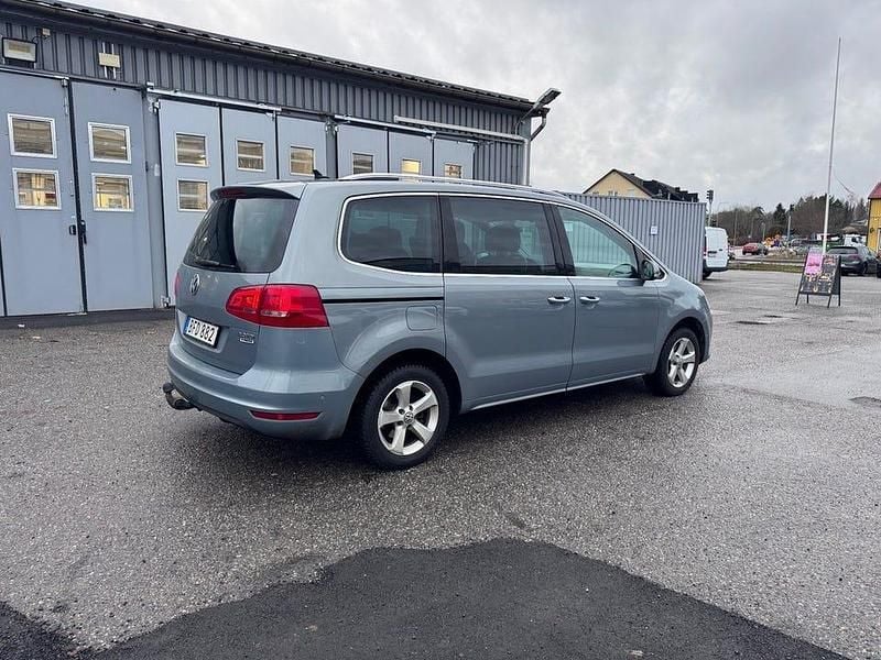 Begagnad VW Sharan 140 HK (102 kW) 2014 Grå Minibuss