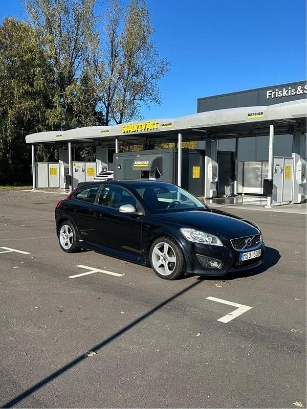 Svart Begagnad 2012 Volvo C30 R-Design Halvkombi | 55 000 kr (Marknadspris) - Bild 1/3