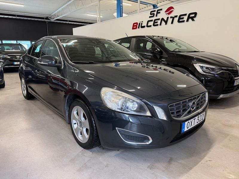 Begagnad Volvo S60 Momentum 116 HK (85 kW) 2012 Grå Sedan
