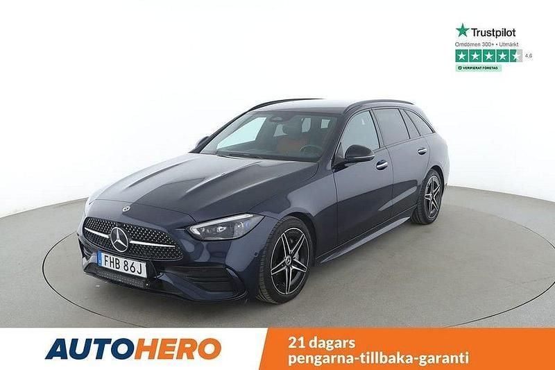 Mörkblå Begagnad 2022 Mercedes C220 AMG line Kombi | 429 000 kr (Marknadspris) - Bild 1/4