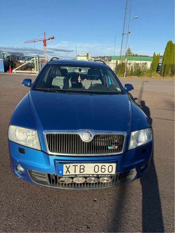 Blå Begagnad 2006 Skoda Octavia RS Kombi | 13 000 kr (Bra pris) - Bild 1/4