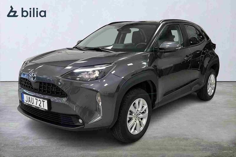 Grå Begagnad 2024 Toyota Yaris Cross SUV | 274 900 kr (Bra pris) - Bild 1/1