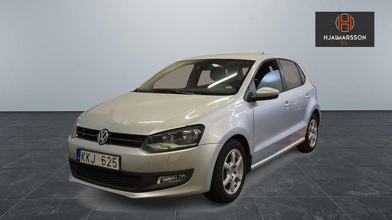 Silver Begagnad 2013 VW Polo Halvkombi | 74 500 kr (Superpris) - Bild 1/4