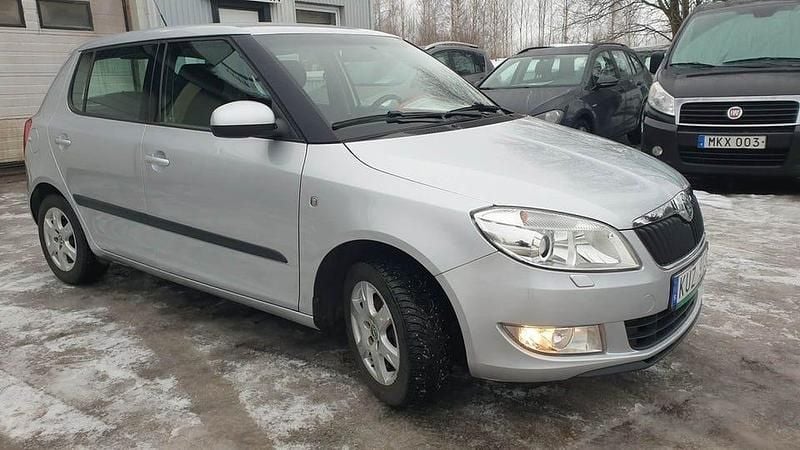 Begagnad Skoda Fabia Elegance 86 HK (63 kW) 2011 Silver