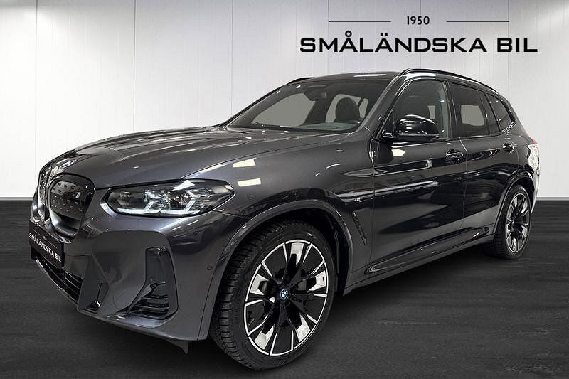 Grå Begagnad 2022 BMW iX3 M Sport SUV | 449 000 kr (Dyr) - Bild 1/4