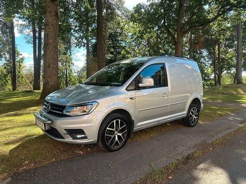 Silver Begagnad 2017 VW Caddy Minibuss | 139 000 kr (Bra pris) - Bild 1/4