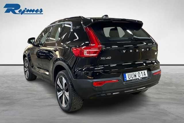 Begagnad Volvo XC40 Core 175 kW (238 HK) 2023 Svart SUV