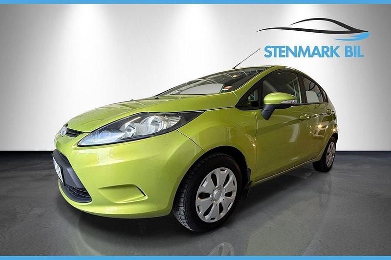 Grön Begagnad 2008 Ford Fiesta Trend Halvkombi | 25 000 kr (Marknadspris) - Bild 1/4