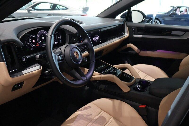 Begagnad Porsche Cayenne 471 HK (346 kW) 2024 Svart (black) SUV