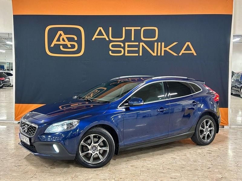 Blå Begagnad 2015 Volvo V40 CC Ocean Race Kombi | 109 900 kr (Lite dyr) - Bild 1/4