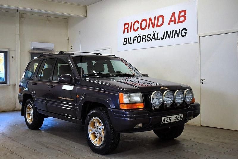 Mörkgrå Begagnad 1996 Jeep Grand Cherokee SUV | 129 900 kr - Bild 1/4
