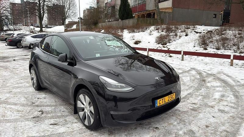 Begagnad Tesla Model Y Long Range AWD 378 kW (514 HK) 2023 SUV