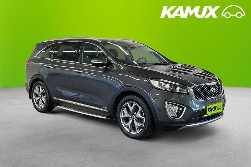 Silver/grå Begagnad 2016 Kia Sorento Plus SUV | 249 700 kr (Marknadspris) - Bild 1/4