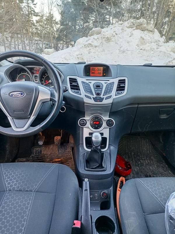 Begagnad 2010 Ford Fiesta | 12 000 kr (Marknadspris) - Bild 1/4