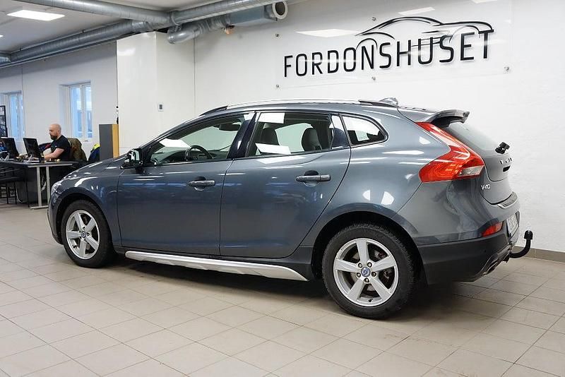 Begagnad Volvo V40 Summum 150 HK (110 kW) 2013 Grå Halvkombi