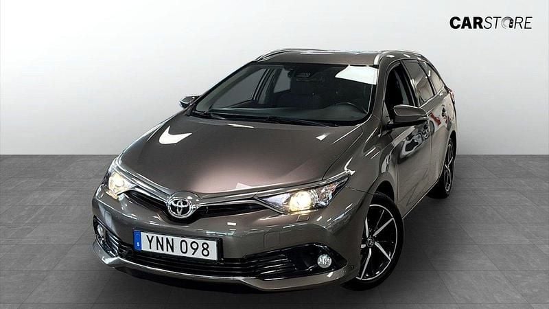 Grå Begagnad 2017 Toyota Auris Touring Sports Comfort Kombi | 139 900 kr (Bra pris) - Bild 1/4