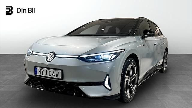 Ljusblå Ny 2025 VW ID.7 GTX Kombi | 710 900 kr (Marknadspris) - Bild 1/4