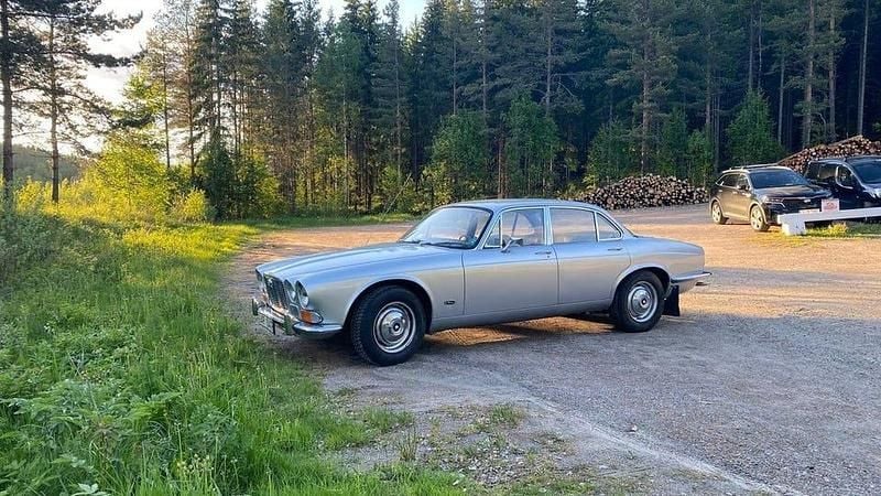 Begagnad 1972 Jaguar XJ Sedan | 94 900 kr - Bild 1/4