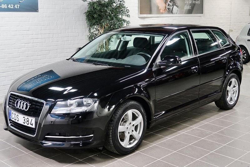 Svart Begagnad 2010 Audi A3 Sportback Attraction Halvkombi | 89 000 kr (Lite dyr) - Bild 1/4