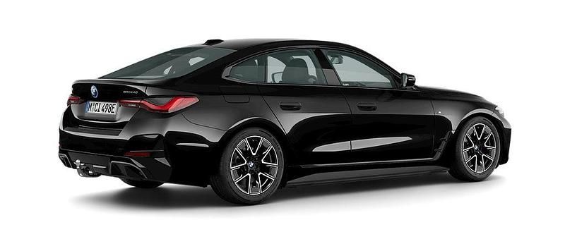 Svart Ny 2025 BMW i4 M Sport Sedan | 664 700 kr (Marknadspris) - Bild 1/2