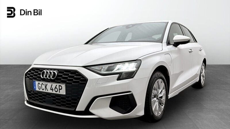 Vit Begagnad 2023 Audi A3 e-tron Proline Halvkombi | 319 000 kr - Bild 1/4