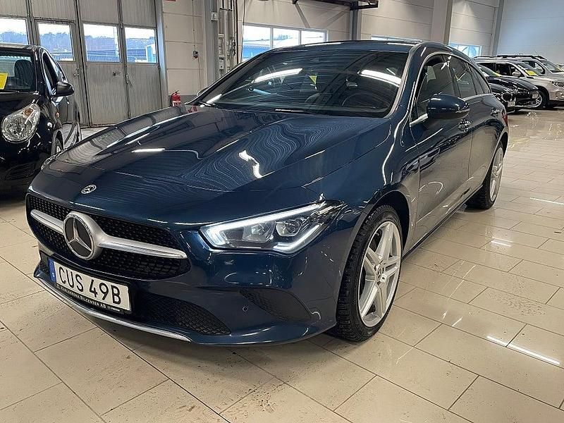 Blå Begagnad 2023 Mercedes CLA250e Shooting Brake Kombi | 244 000 kr (Marknadspris) - Bild 1/3