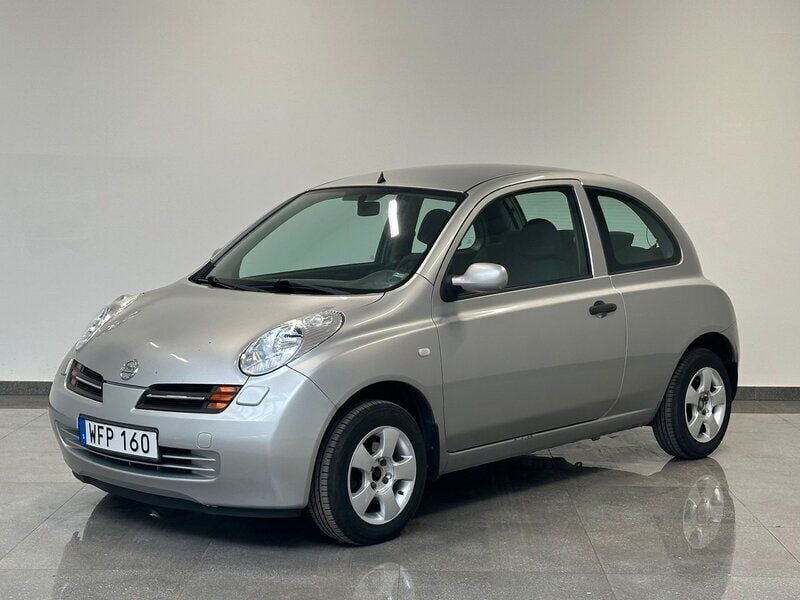Silver Begagnad 2004 Nissan Micra Halvkombi | 18 900 kr (Marknadspris) - Bild 1/4