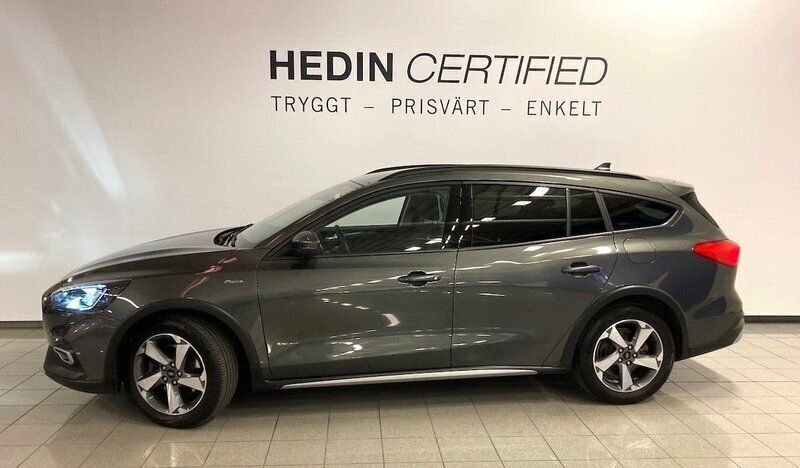 Grå Begagnad 2022 Ford Focus Active Kombi | 219 900 kr (Marknadspris) - Bild 1/4