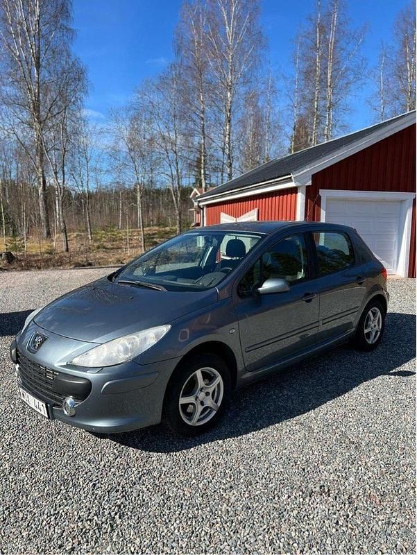 Grå Begagnad 2006 Peugeot 307 Halvkombi | 20 000 kr (Marknadspris) - Bild 1/4